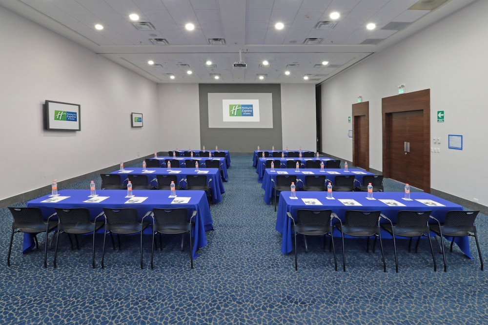 Holiday Inn Express Suites Hermosillo 43/50