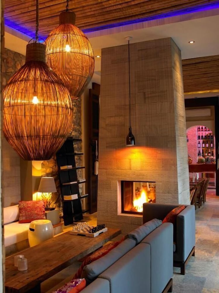 The Giri Residence Hotel & Spa 5/39