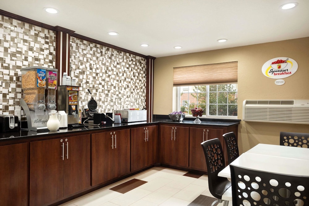 Super 8 by Wyndham Joplin 5/23