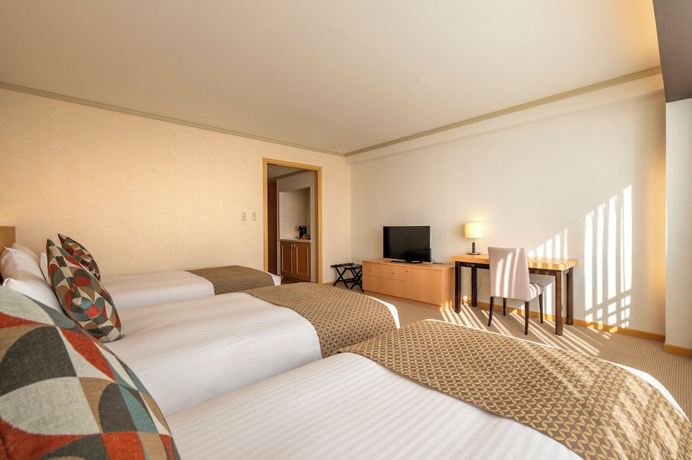 Horizon, Deluxe, Triple, Twin Beds