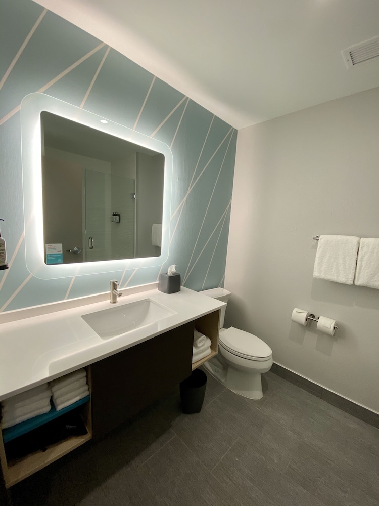 Avid Hotels Beaumont 20/48