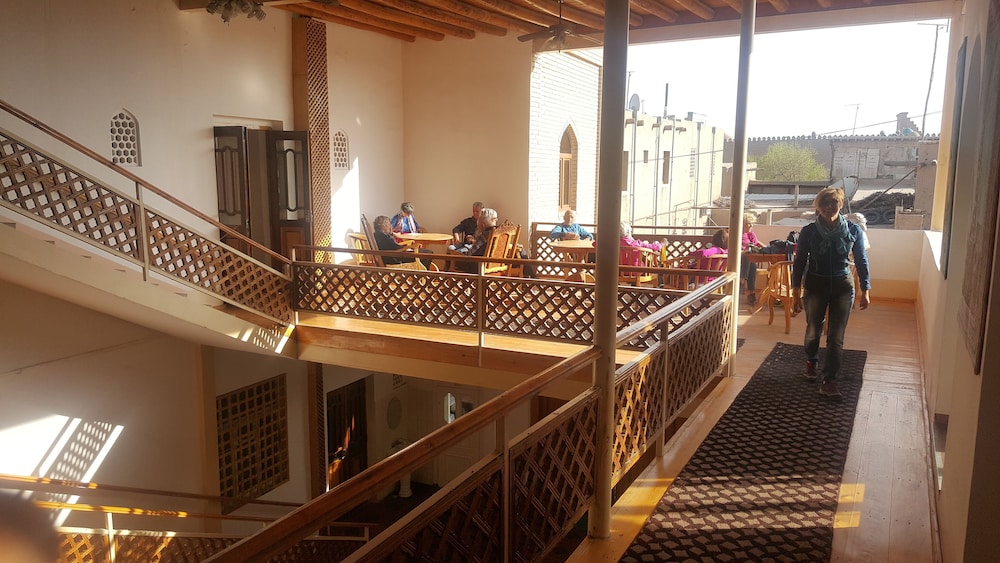 Islambek Hotel 2/40