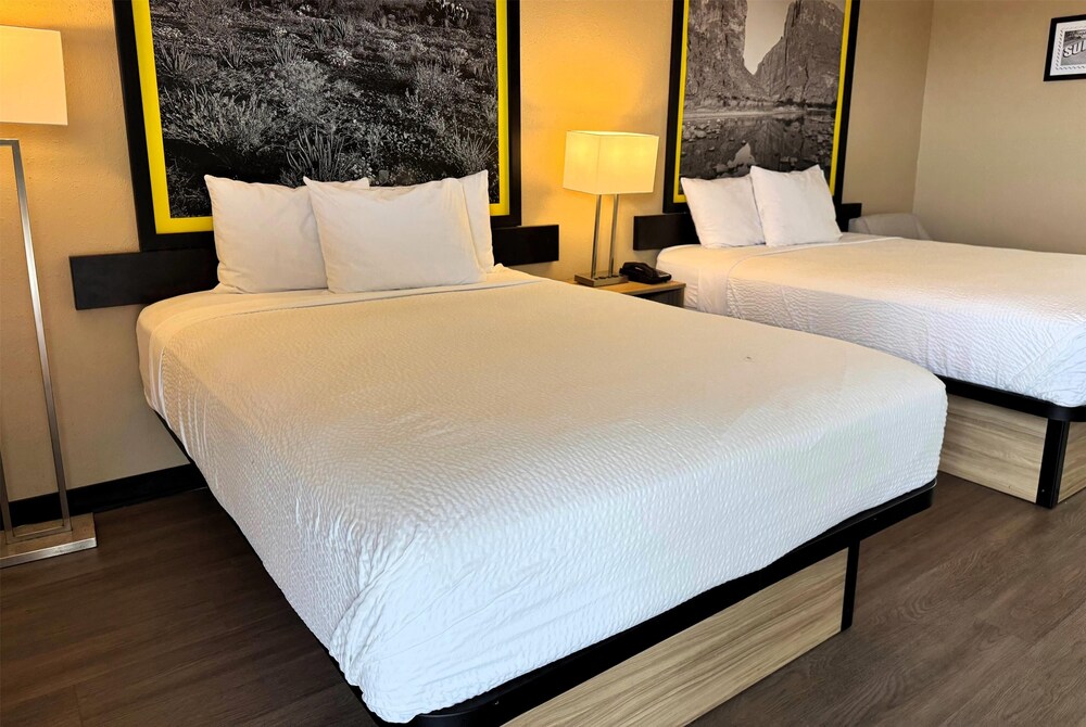 Super 8 by Wyndham Corpus Christi Airport 21/51