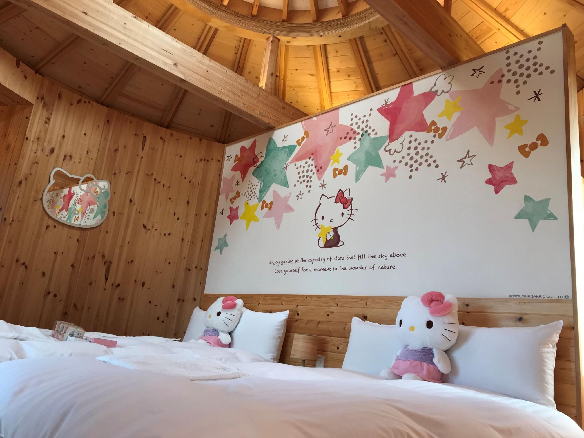 Hello Kitty Star, Cocoon, Cottage, Quadruple, Twin Beds, Mountain View, Ocean View