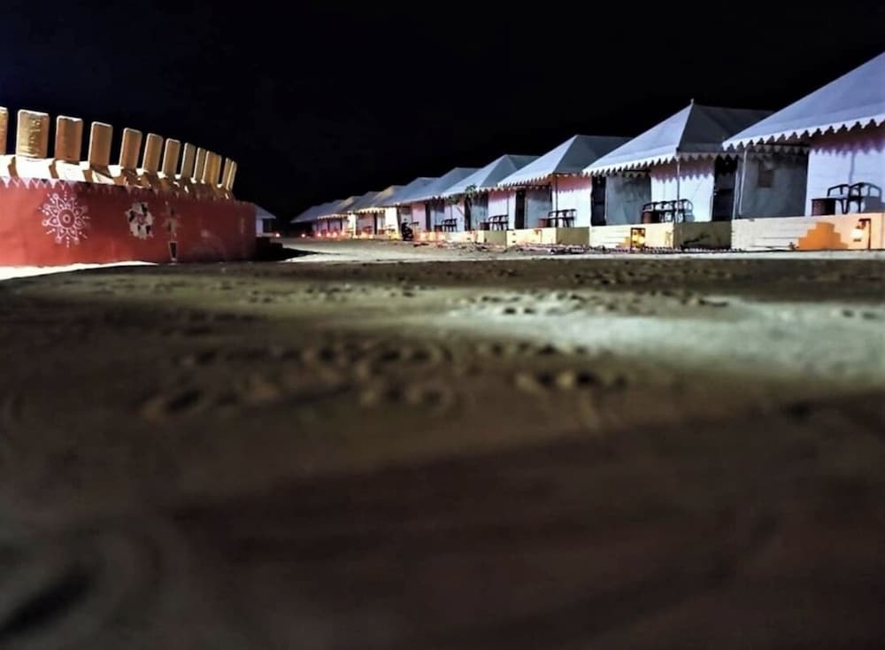 Dynasty Desert Camp 40/50
