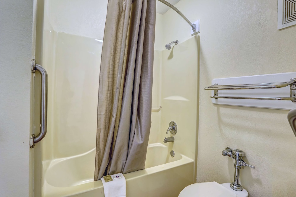 Motel6 Dickson, TN 54/59