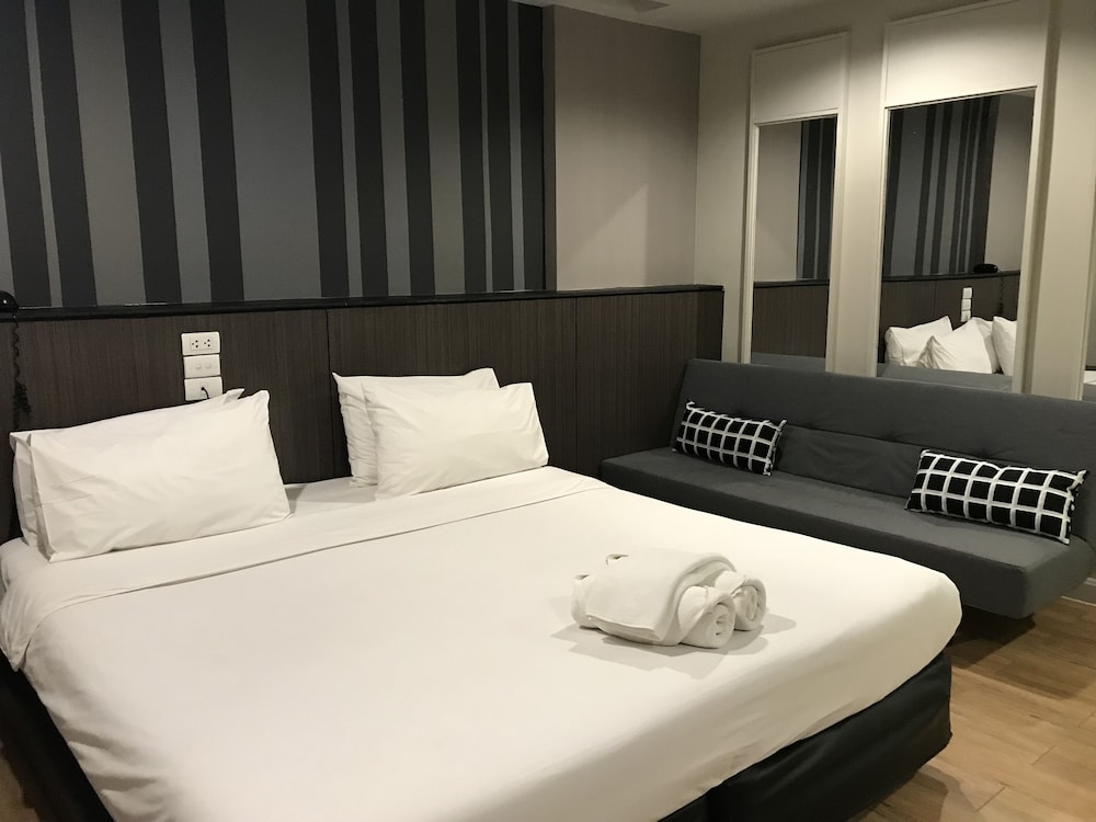 STANDARD, KING BED