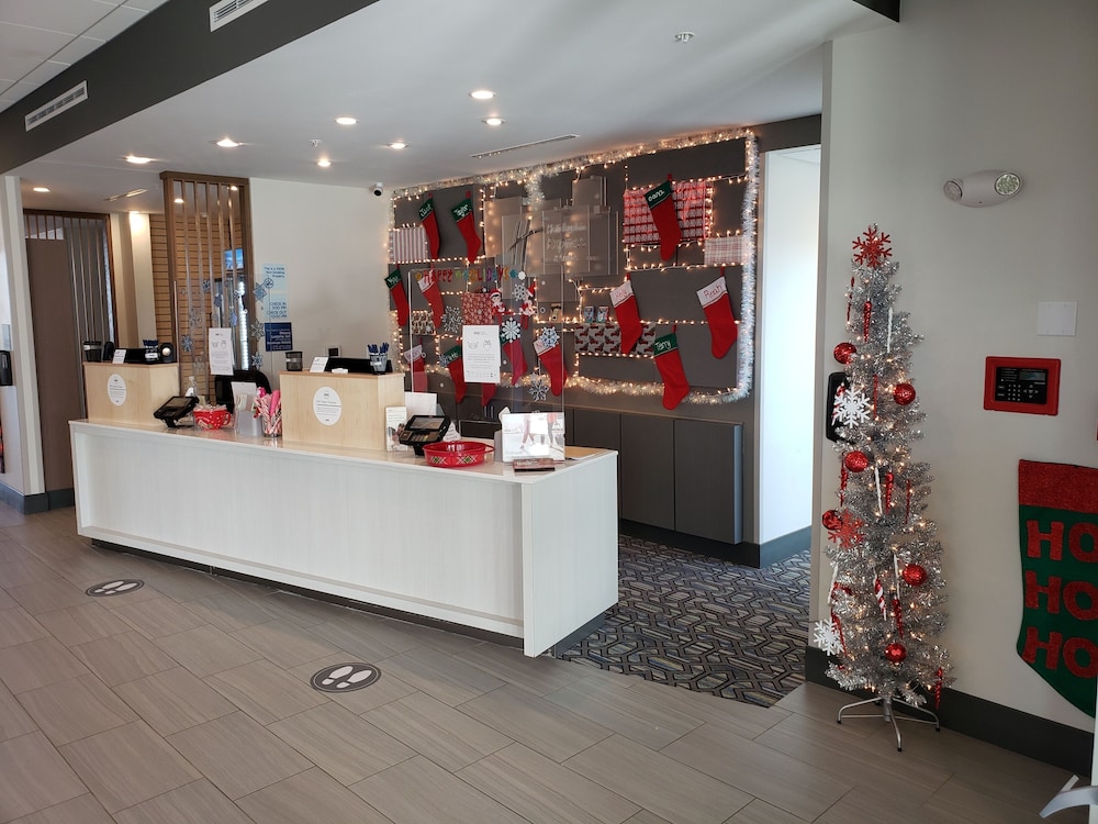 Holiday Inn Express And Suites Ottawa 4/50