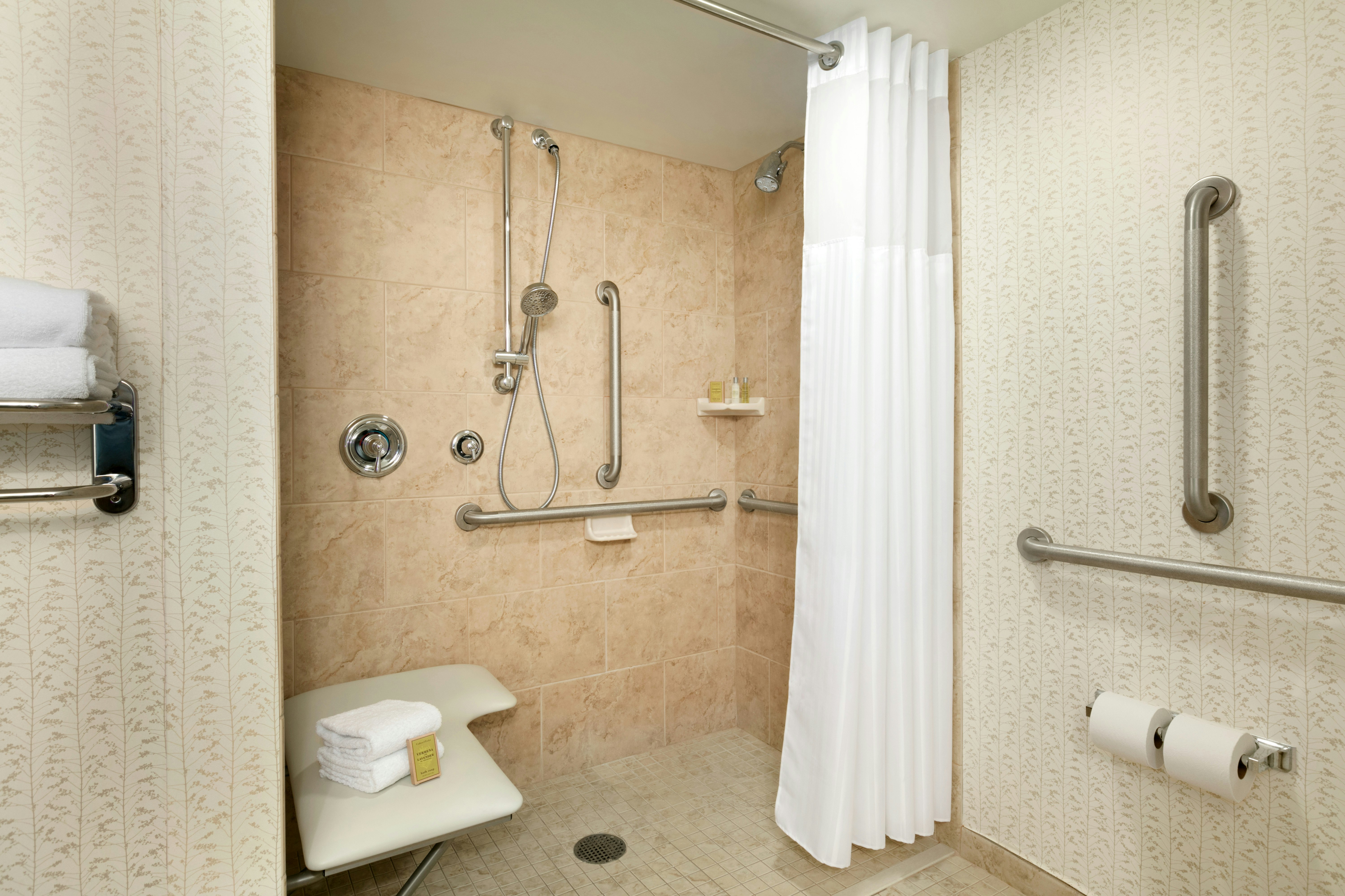 SUITE, KING BED, ACCESSIBLE