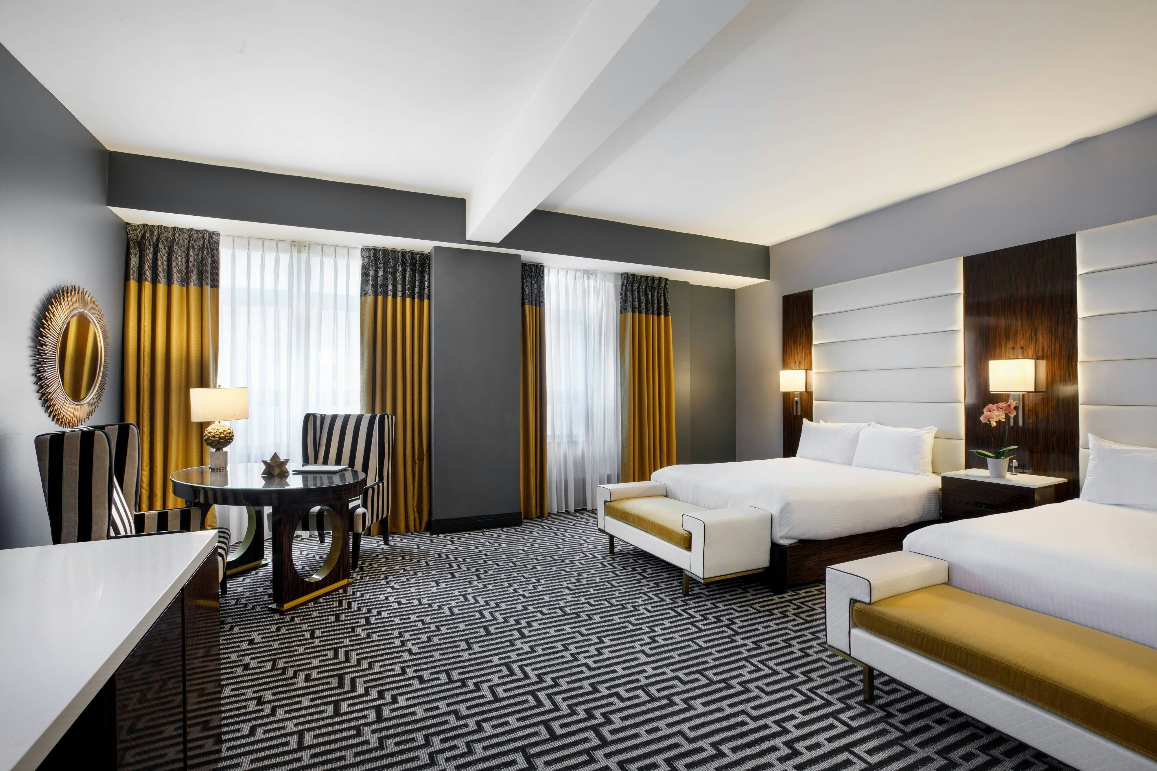 room, 2 queen beds, Hotel Metro 4/5
