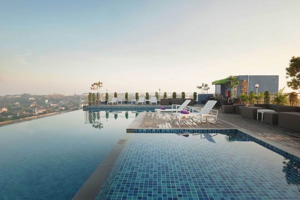 Grand Edge Hotel Semarang in SEMARANG