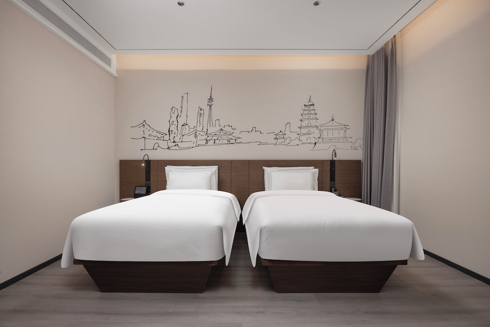 UrCove by Hyatt Xi'an Bell Tower Huimin Street 14/47
