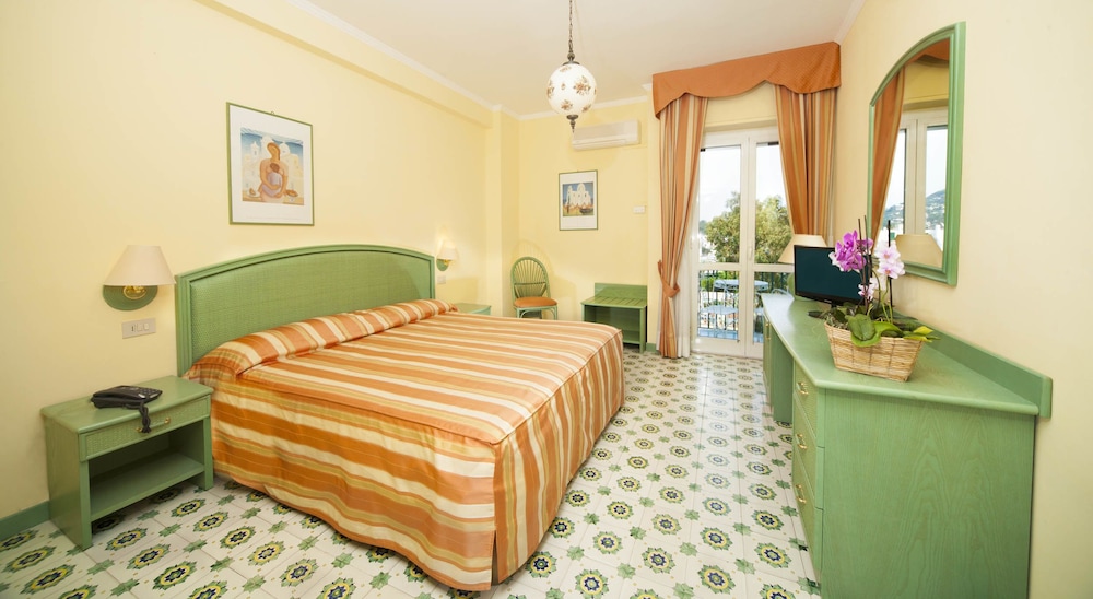 CLASSIC, DOUBLE BED, BALCONY