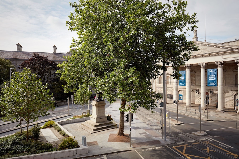 The College Green Hotel Dublin, Autograph Collection 1/63