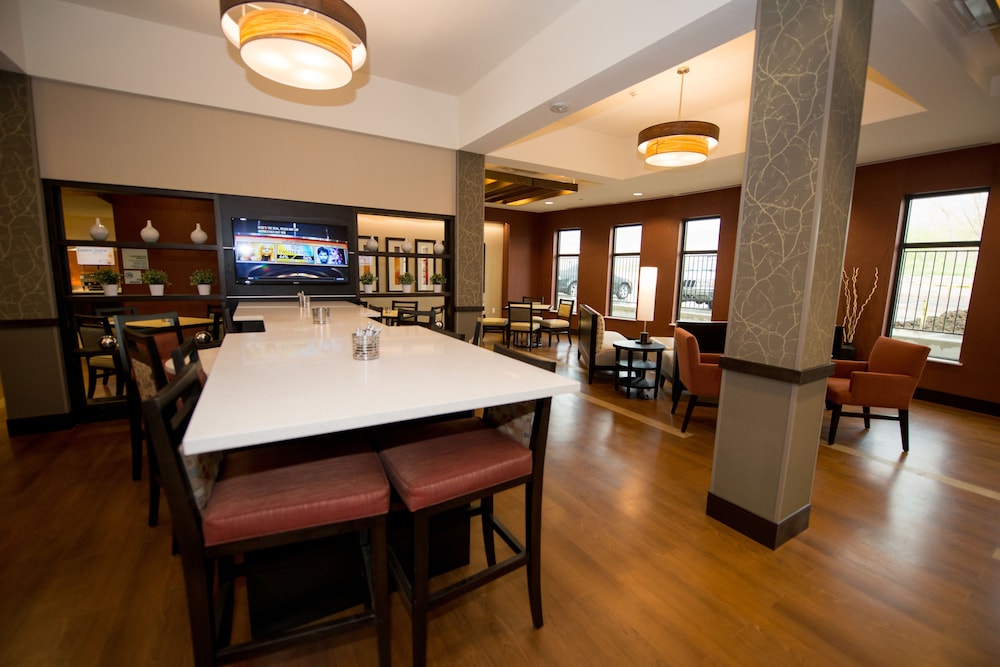 Holiday Inn Express & Suites Denver South - Castle Rock 44/54