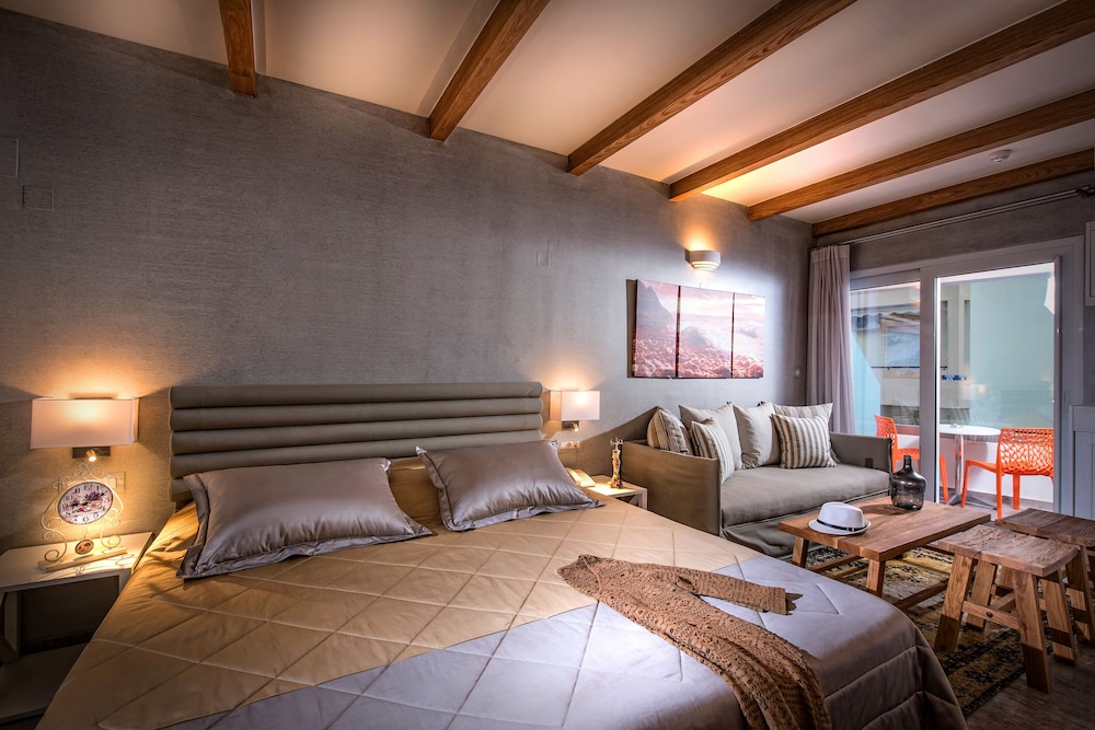 Omiros Boutique Hotel 47/59