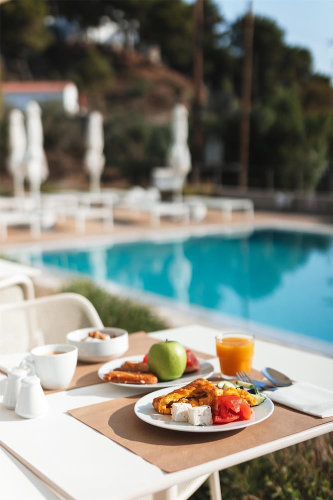 Radisson Resort Plaza Skiathos 40/50