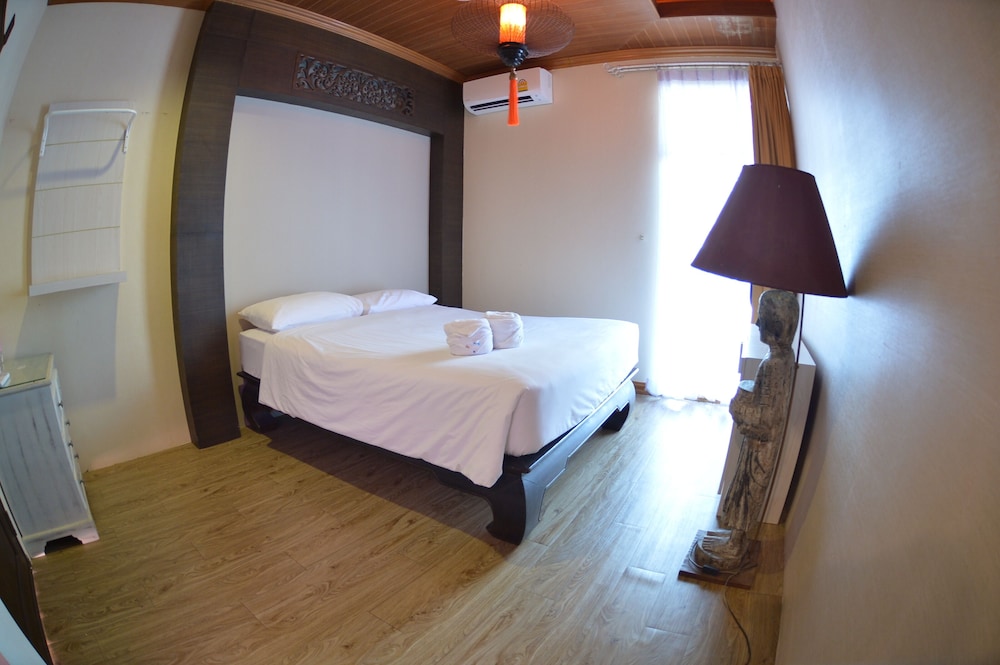 Pratamnak Villa 75/100