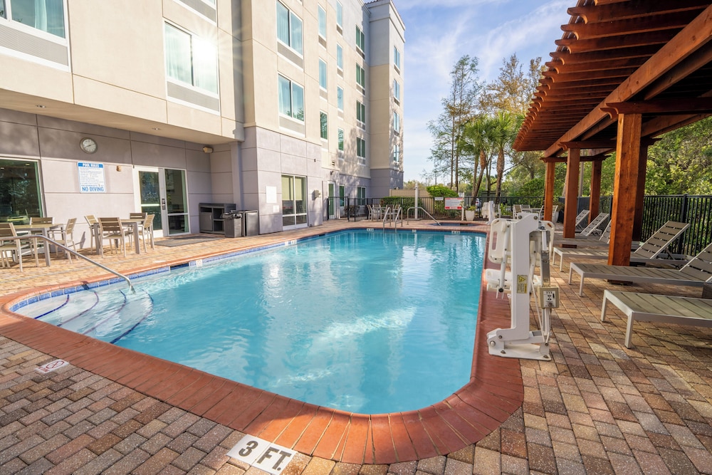 Fairfield Inn Suites Jacksonville Butler Boulevard 7/50