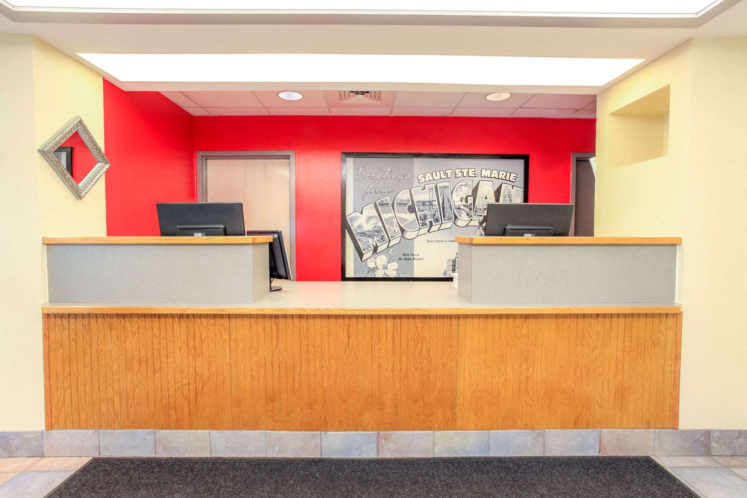 Super 8 by Wyndham Sault Ste. Marie 2/11