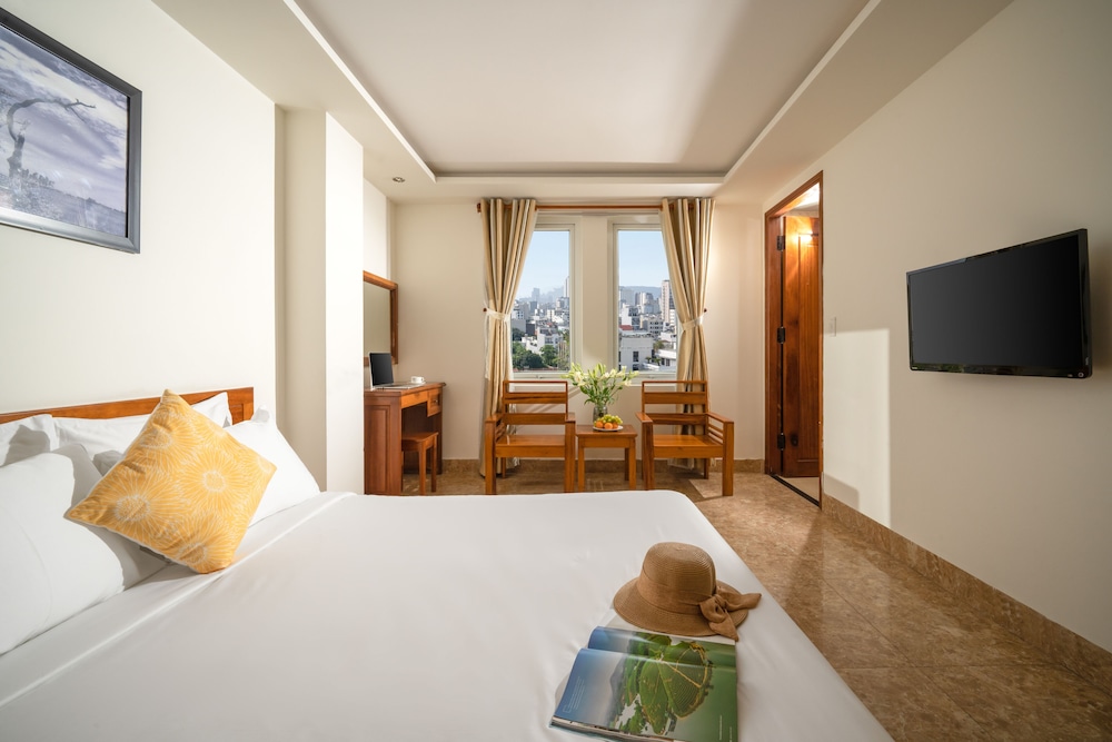 Titan Hotel 26/42
