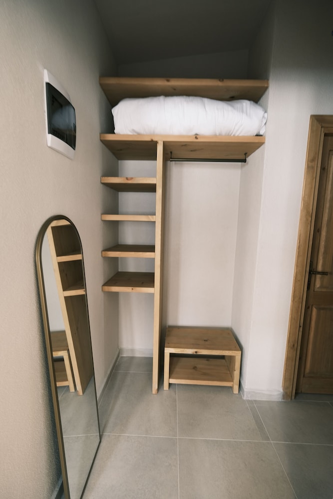 Nephos Hotel 20/50