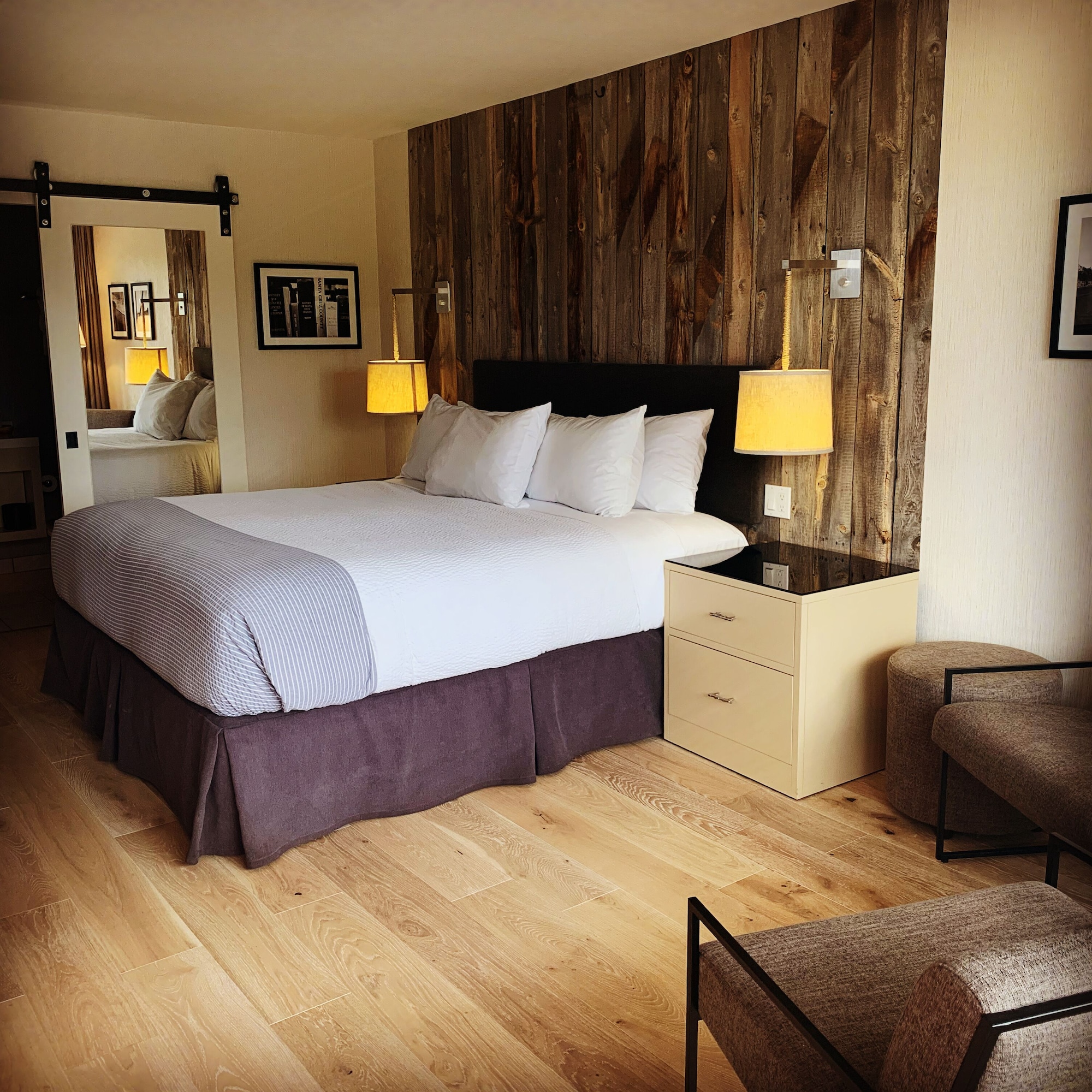 ROOM, KING BED