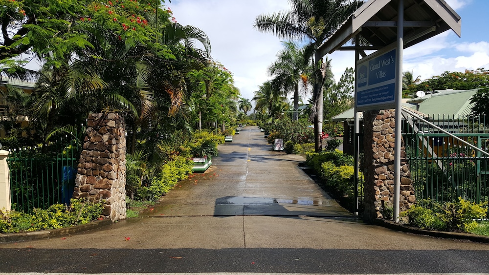 Grand West Villas 57/70