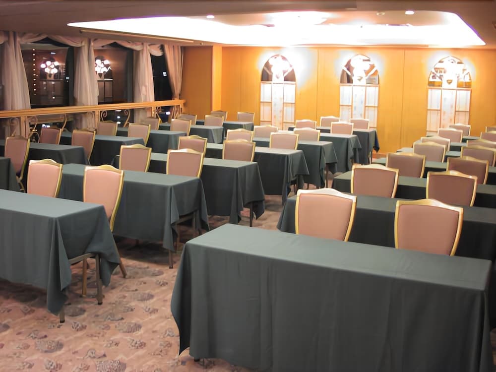 Osaka Castle Hotel 54/73