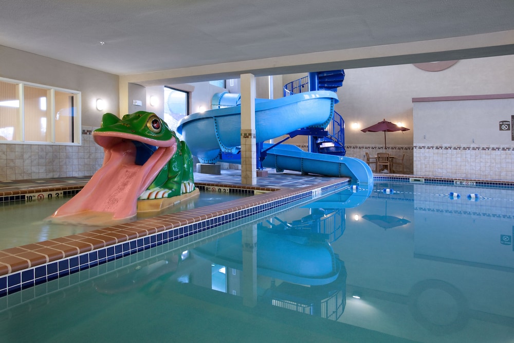 Holiday Inn Express Hotel Suites Longmont 34/49