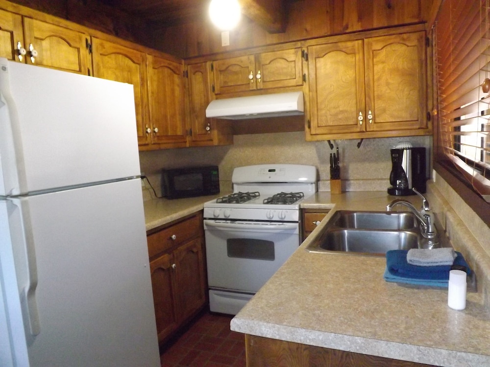 Arizona Mountain Inn and Cabins 38/50