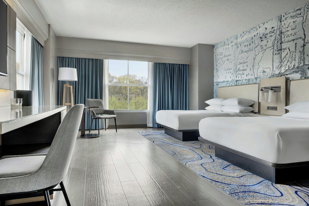 Room, Multiple Beds, Corner