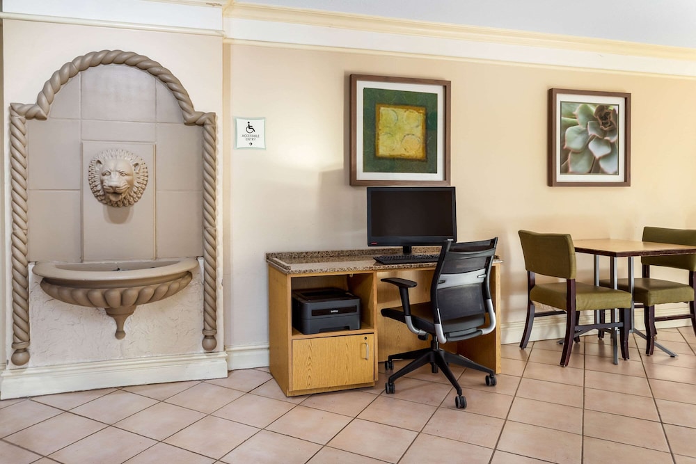 La Quinta Inn Tampa Airport Stadium Westshore 24/29