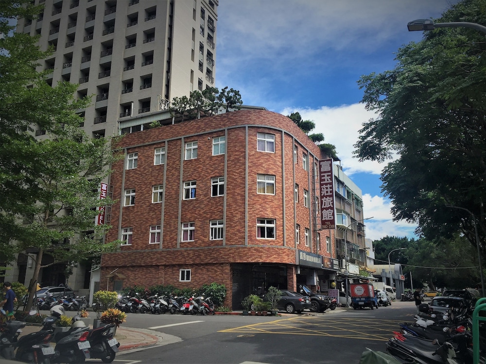 Rich Zone Hotel 27/30