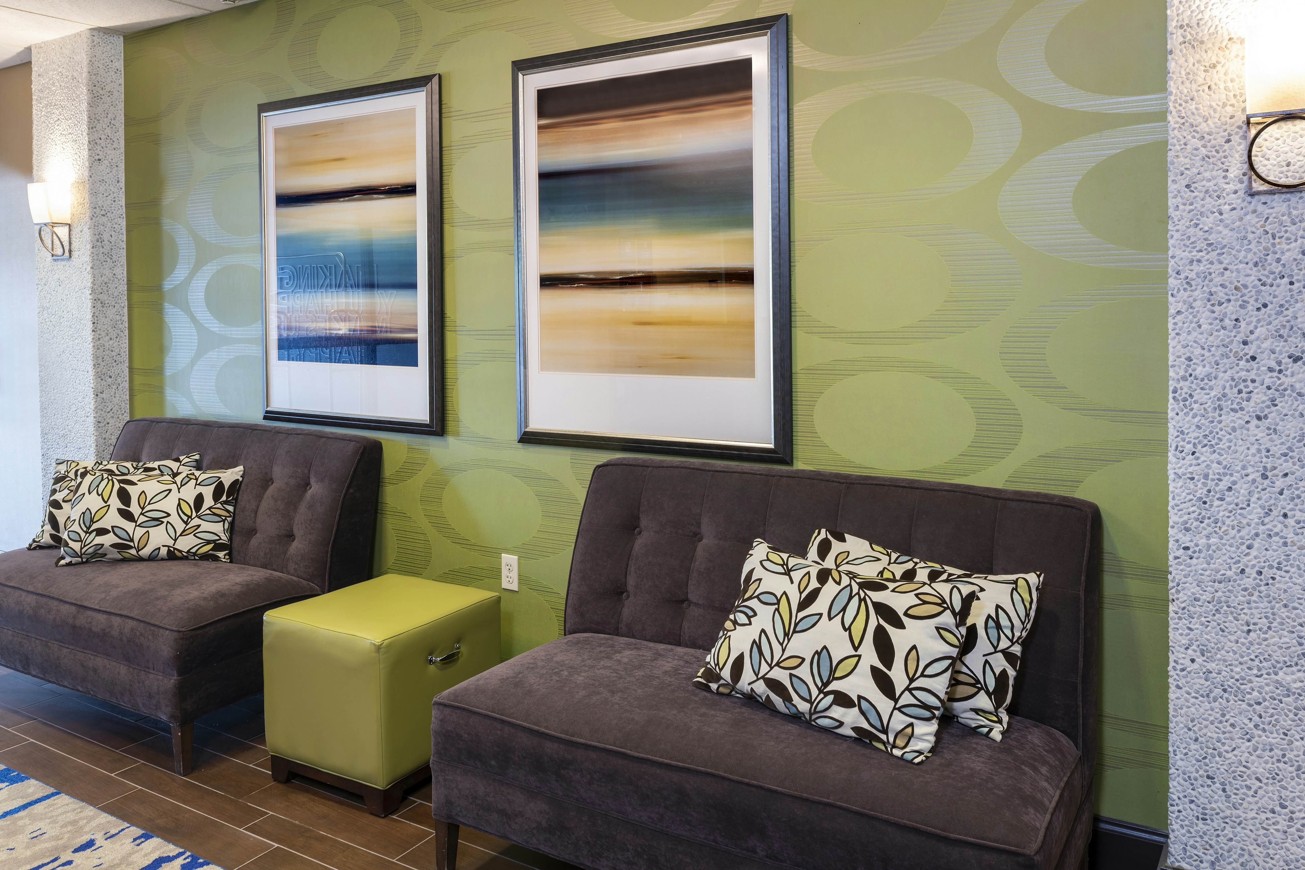 Hampton Inn East Lansing 22/45