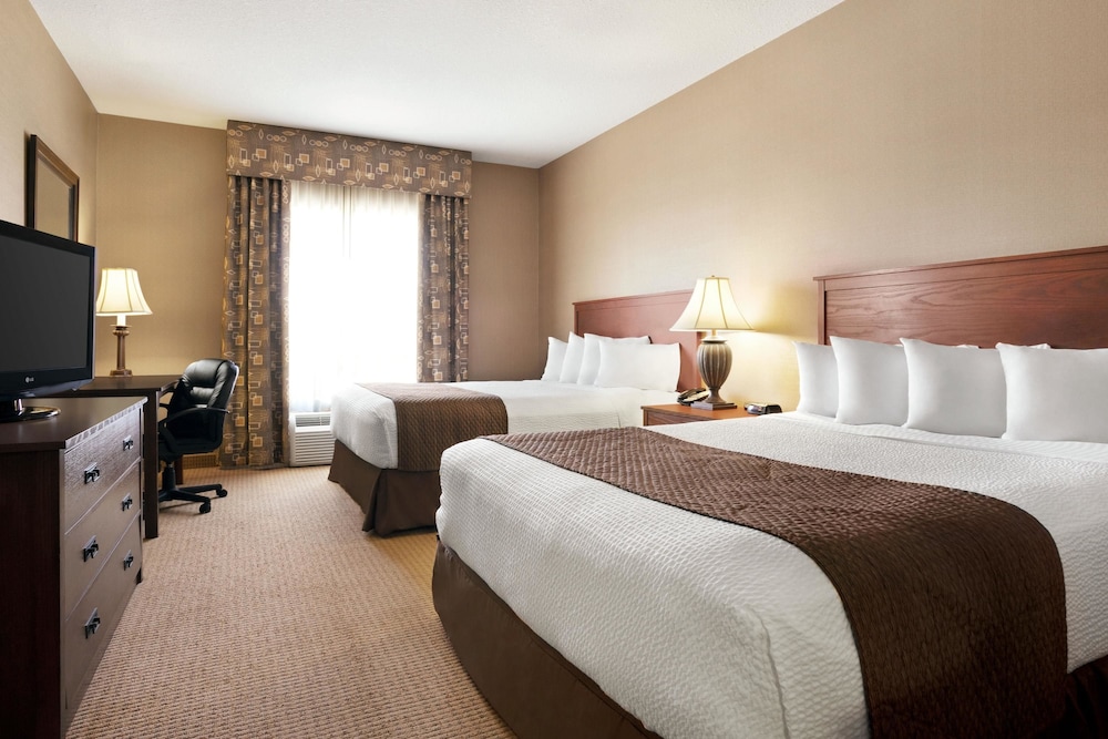 Days Inn & Suites By Wyndham Strathmore 9/29