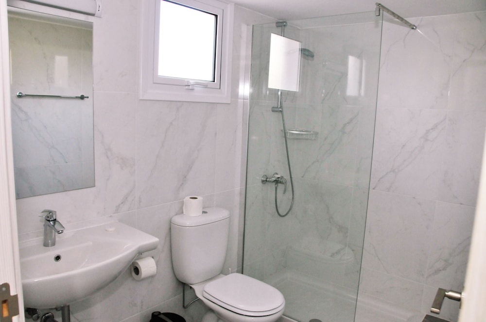 Kaos Hotel Apartments 13/41