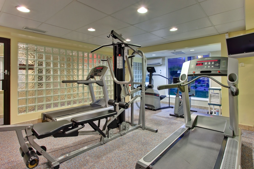 HOLIDAY INN EXPRESS RED DEER 37/68