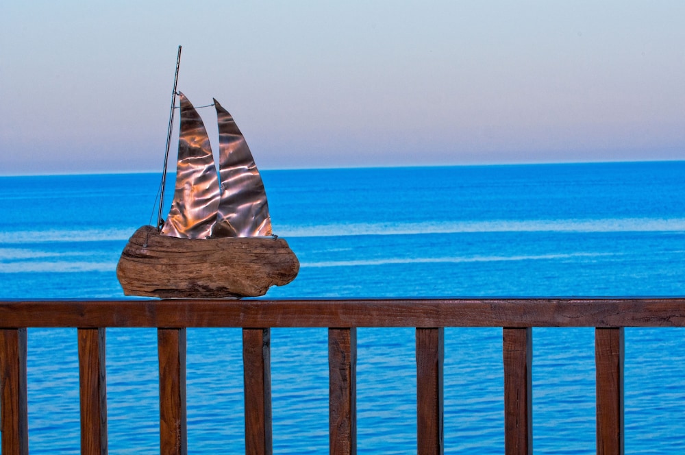 FLAMINGO HOTEL PELION 56/60