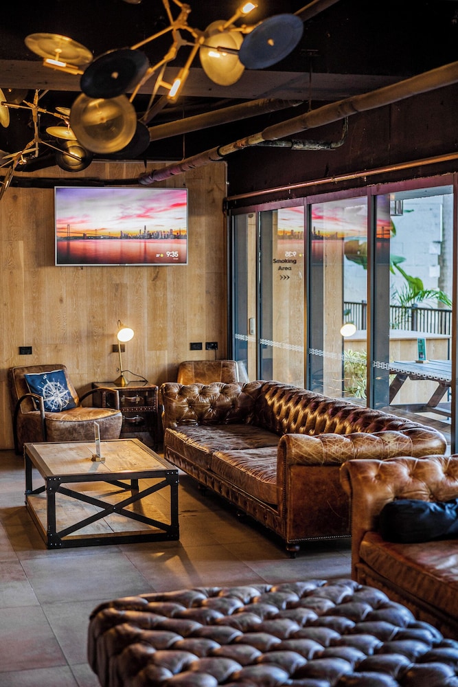 Bunk Backpackers Surfers Paradise Hostel 59/76
