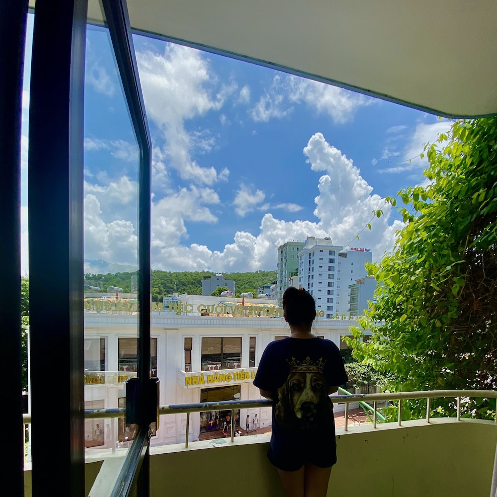Viet Nhat Halong Hotel 56/61