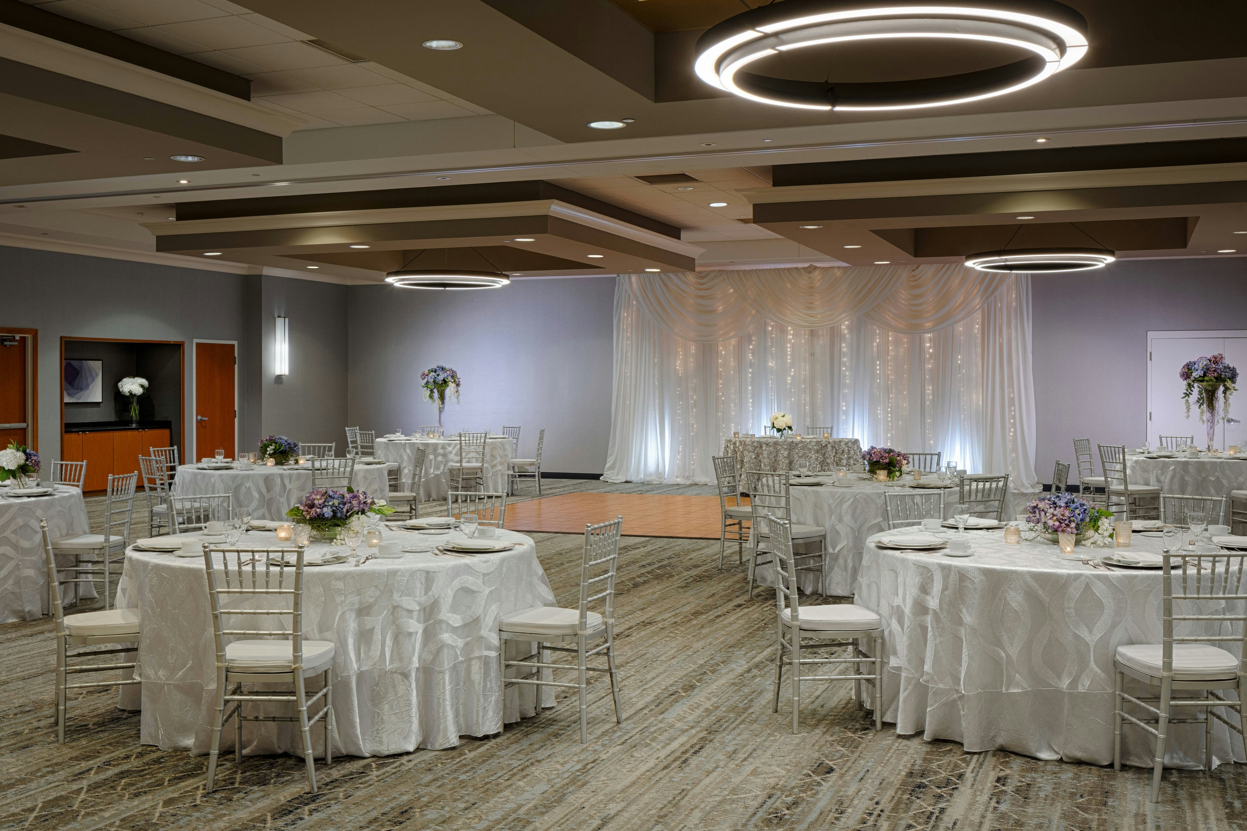 Courtyard By Marriott Springfield Downtown 14/18