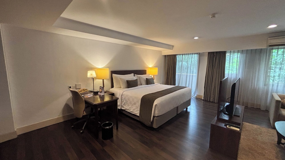 Deluxe, Double Bed, Garden Wing