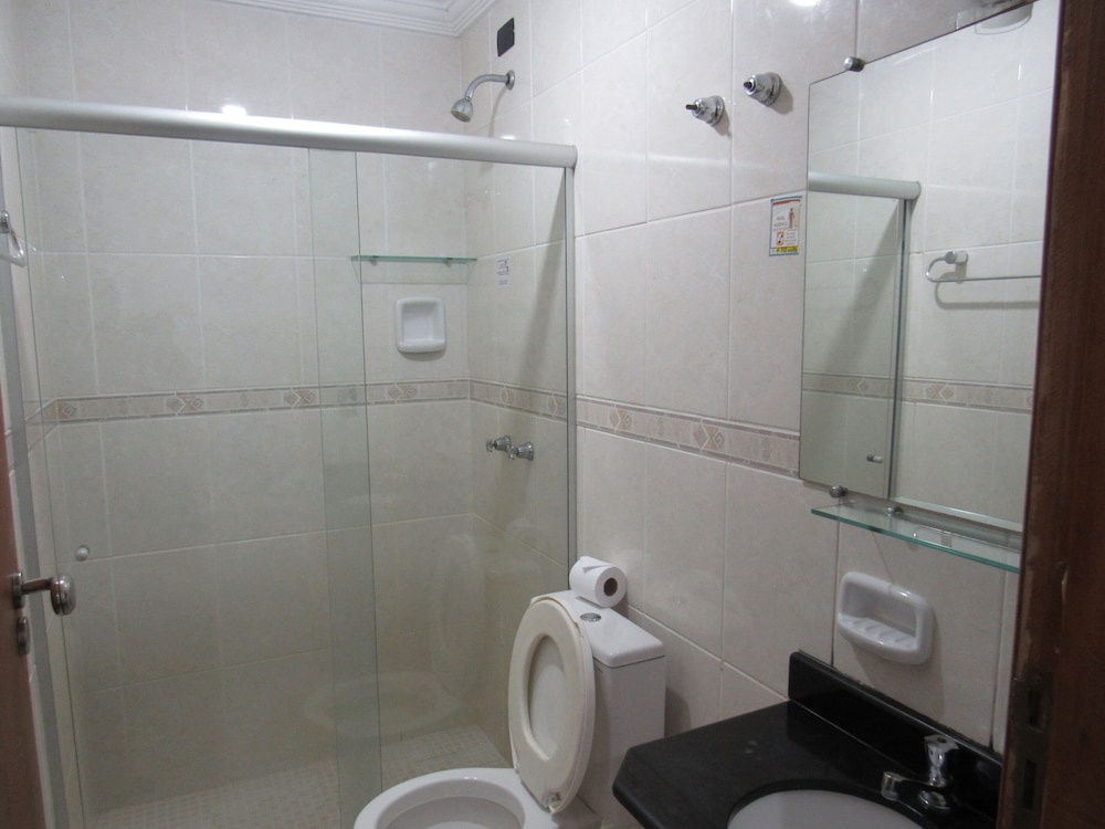 Iracemar Hotel Guaruja 73/74
