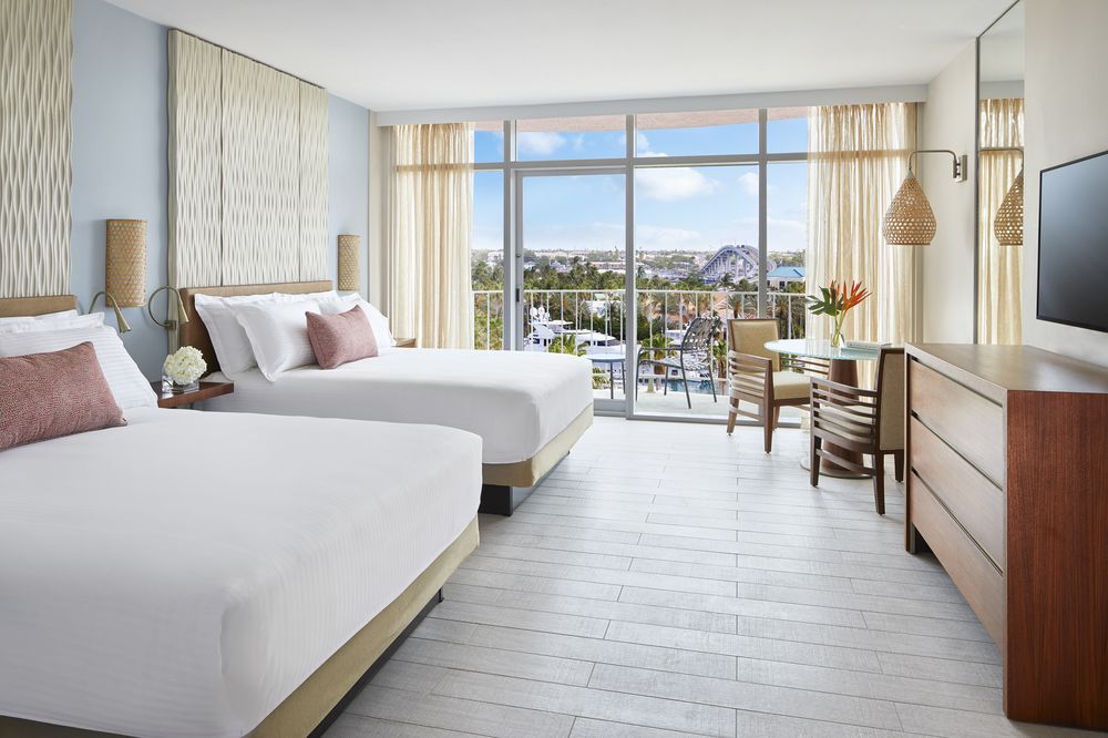 Premium, Twin Beds, Queen Bed