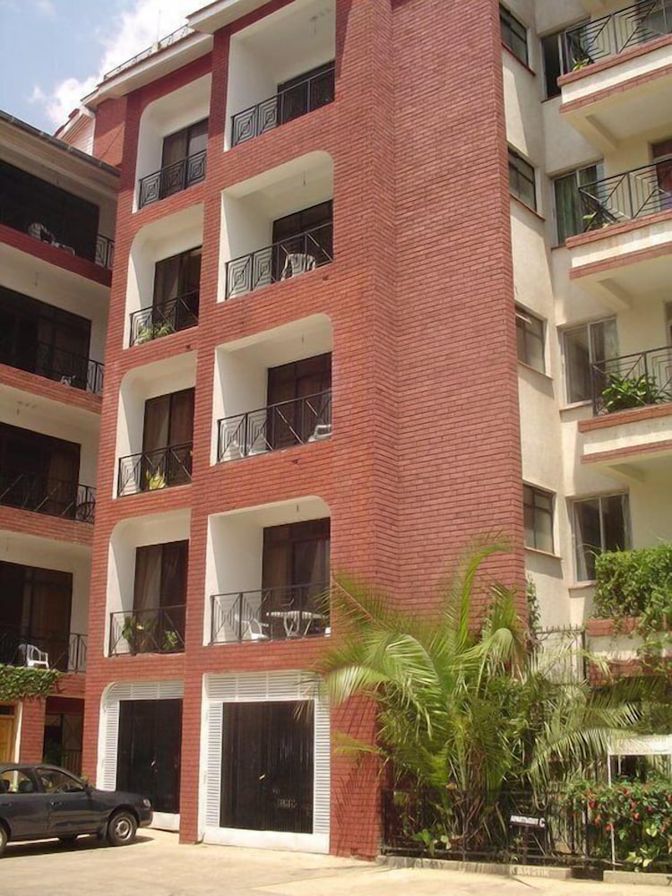 Samra Court 6/40
