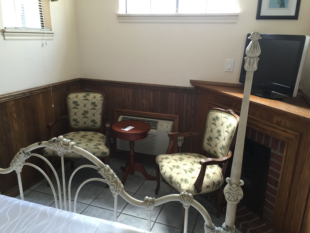 Seacrest Inn 35/42