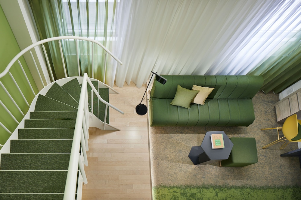 Holiday Inn & Suites Sapporo Odori Park 38/57