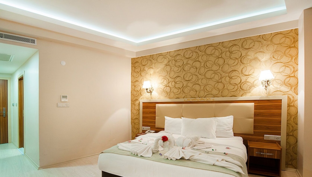 WHITE TUANA THERMAL YALOVA 25/69