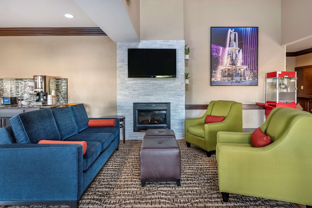 Comfort Inn & Suites Cincinnati Uptown Clifton 27/45